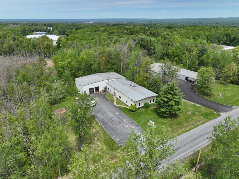 132 Clear Rd, Oriskany, NY à louer - Photo du bâtiment - Image 2 de 3