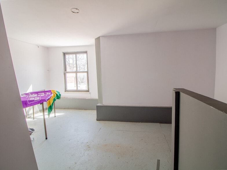 1911 S 11th St, Saint Louis, MO for sale - Interior Photo - Image 3 of 49