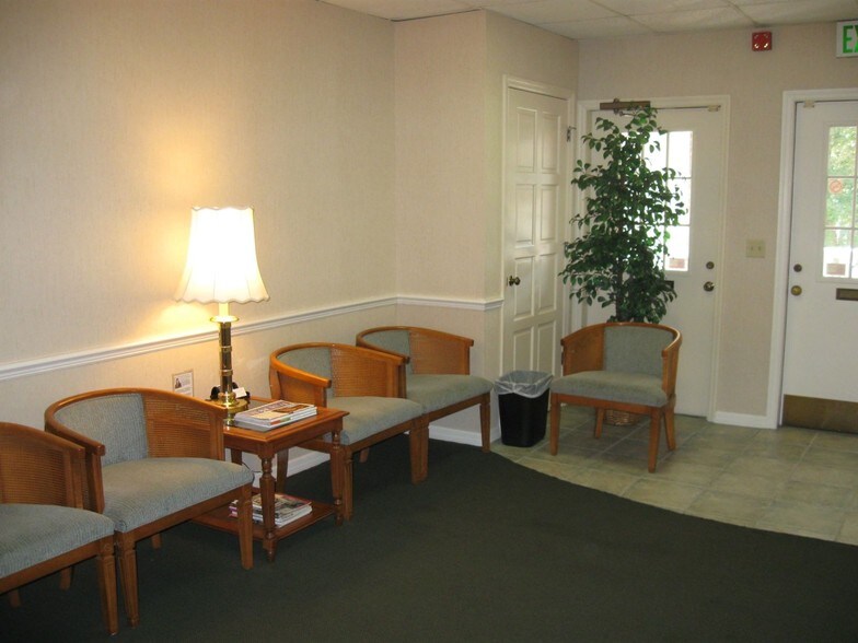 1001 N Washington Blvd, Sarasota, FL à louer - Photo intérieure - Image 2 de 11