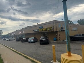 640-660 Auburn Ave, Pontiac, MI for lease Interior Photo- Image 1 of 6