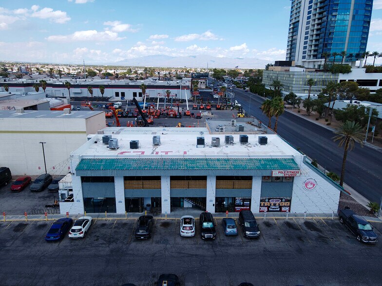 4275 Arville St, Las Vegas, NV à louer - Photo du bâtiment - Image 2 de 19