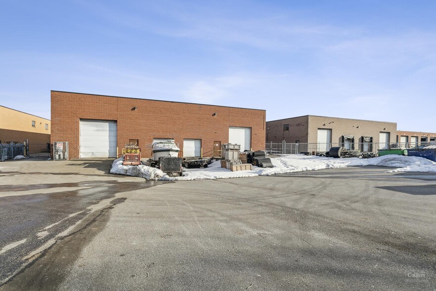 1169 Lorimar Dr, Mississauga, ON for sale - Building Photo - Image 2 of 3