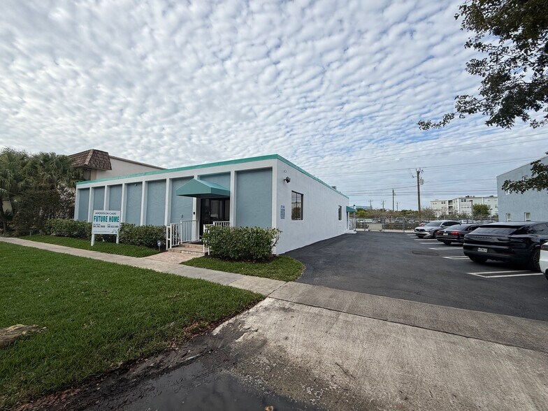 2801 Exchange Ct, West Palm Beach, FL à louer - Photo du bâtiment - Image 3 de 8