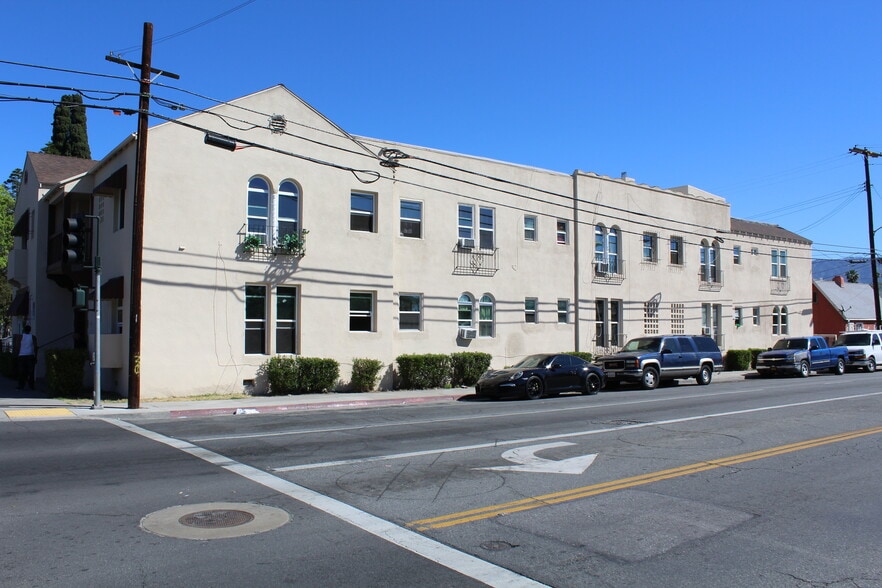 901 N Arrowhead Ave, San Bernardino, CA for sale - Building Photo - Image 3 of 9