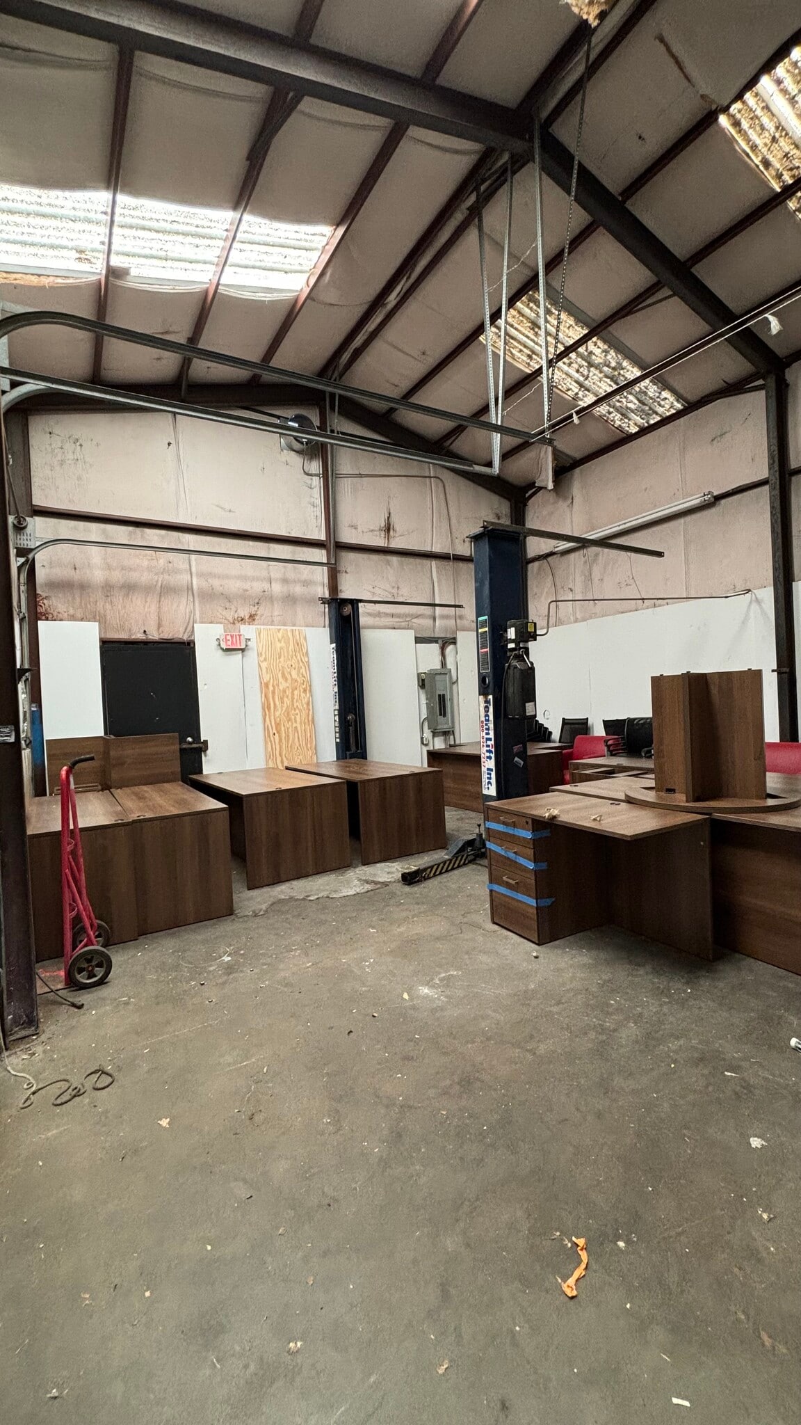 424 W Henderson St, Cleburne, TX for lease Interior Photo- Image 1 of 2