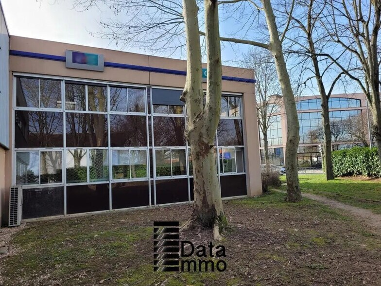 3 Rue Des Coutures, Torcy à louer - Photo du bâtiment - Image 2 de 8