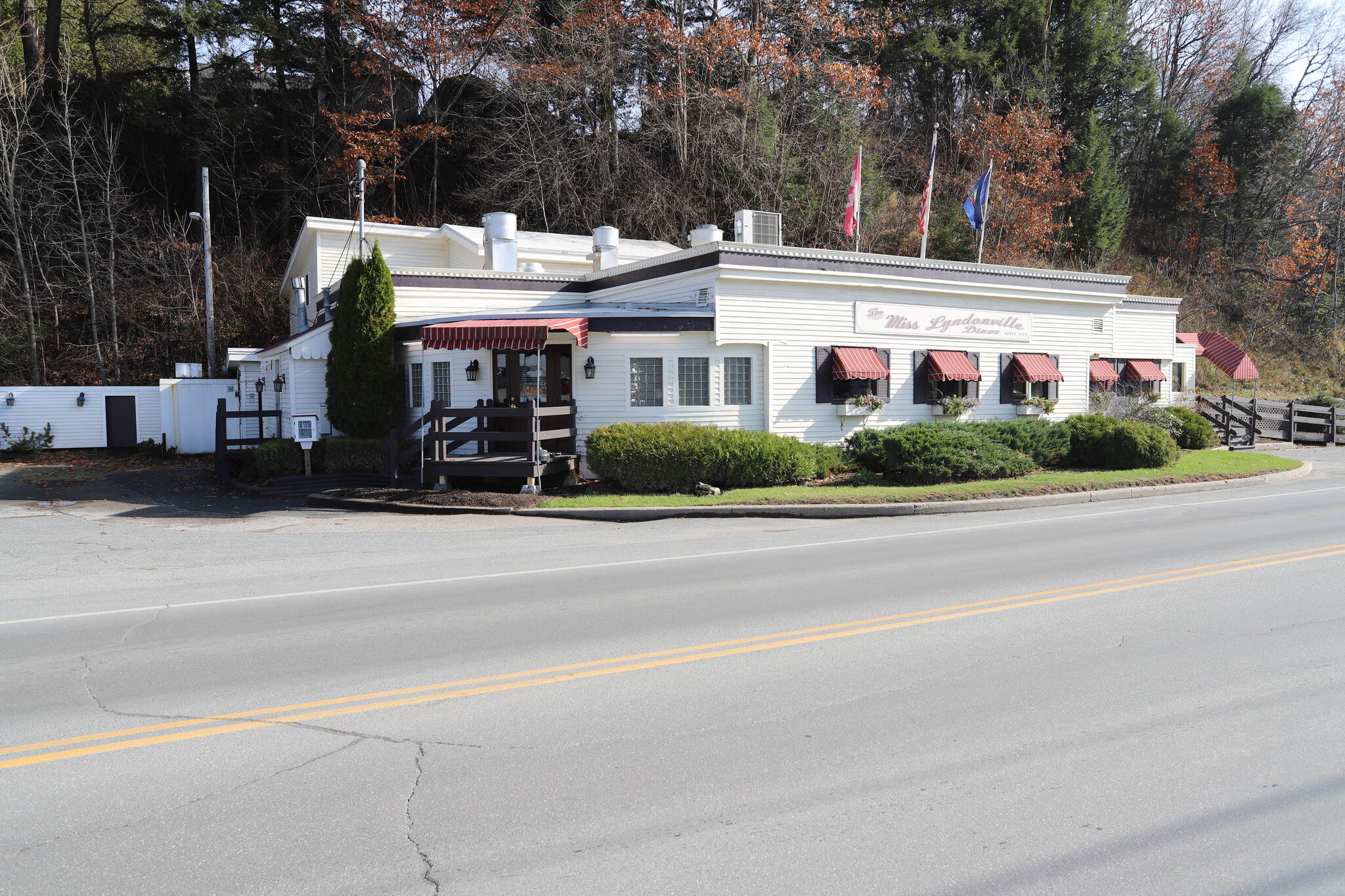 686 Broad St, Lyndonville, VT for sale Primary Photo- Image 1 of 14