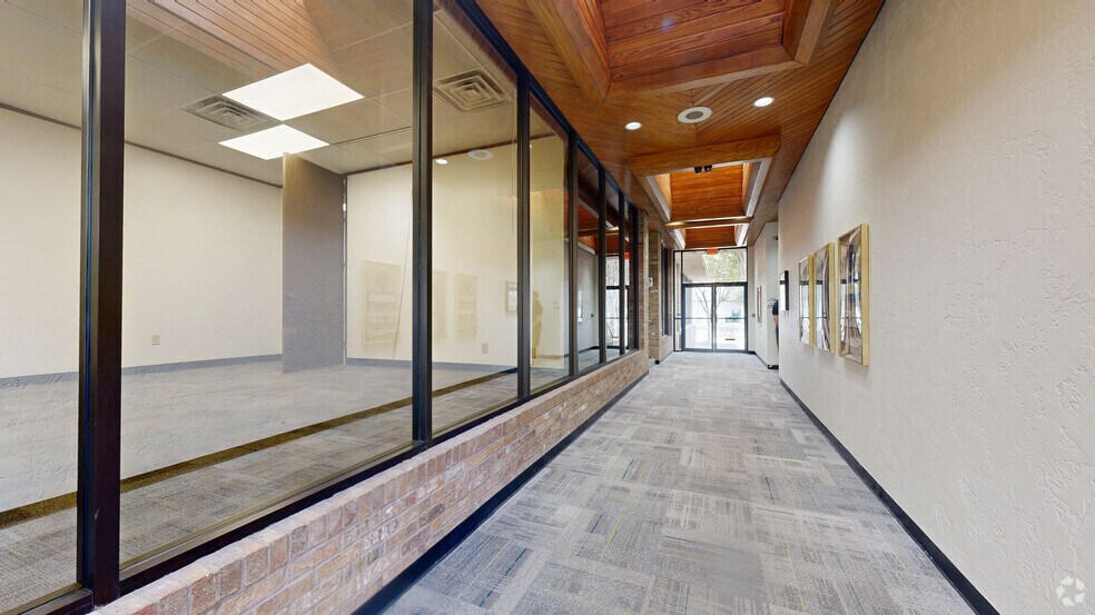 4203-4211 Gardendale St, San Antonio, TX à louer - Numérisation 3D de Matterport - Image 2 de 26