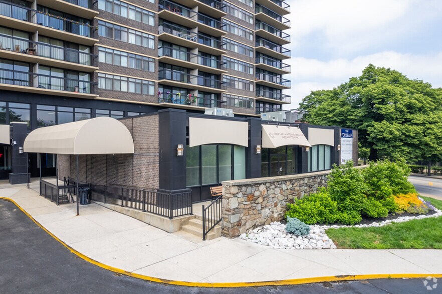 1111 Park Ave, Baltimore, MD à louer - Photo du bâtiment - Image 2 de 22