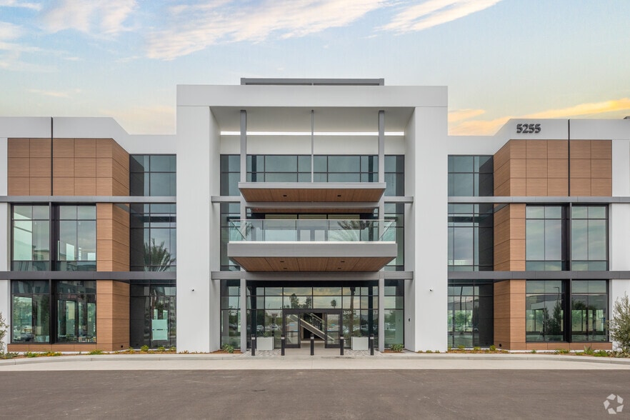 5255 Katella Ave, Cypress, CA for lease - Building Photo - Image 1 of 19