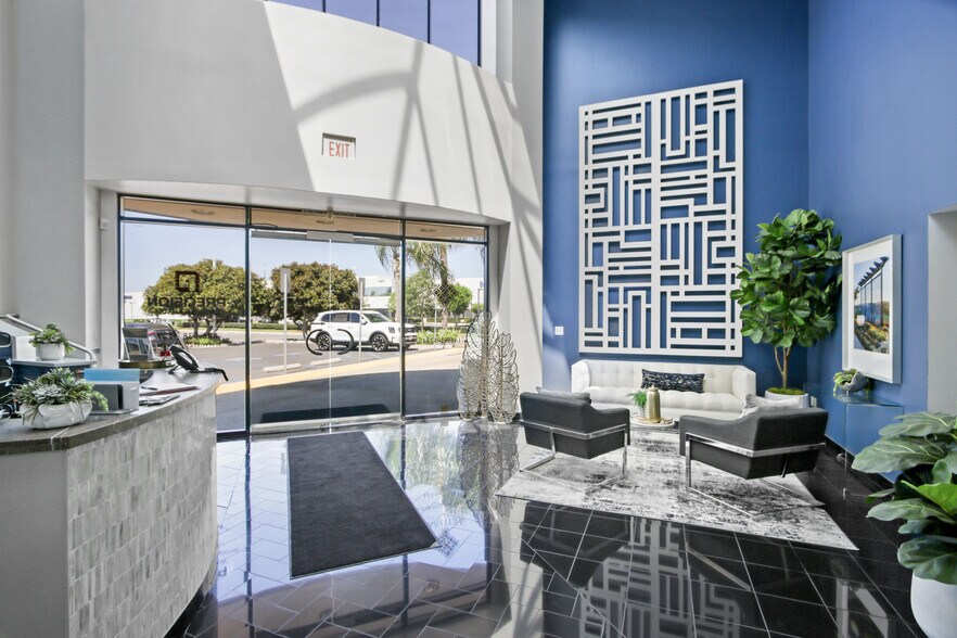 4900 E Hunter Ave, Anaheim, CA à vendre - Photo du bâtiment - Image 3 de 23
