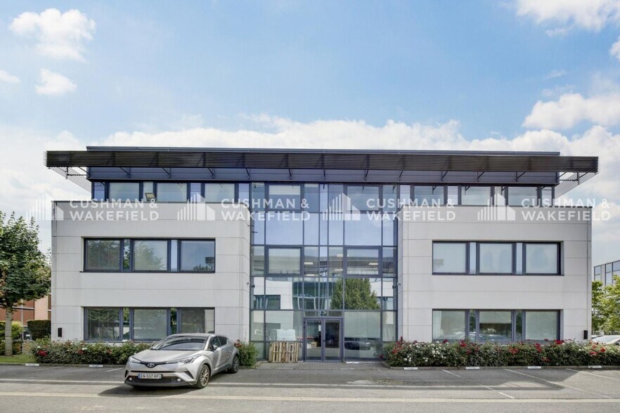 15 Avenue Du Hoggar, Les Ulis à louer - Photo du bâtiment - Image 2 de 9