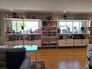 2201 N Hollywood Way, Burbank, CA for lease Interior Photo- Image 2 of 8