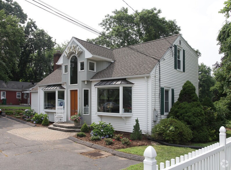 41 Oakland Rd, South Windsor, CT for sale - Primary Photo - Image 1 of 2