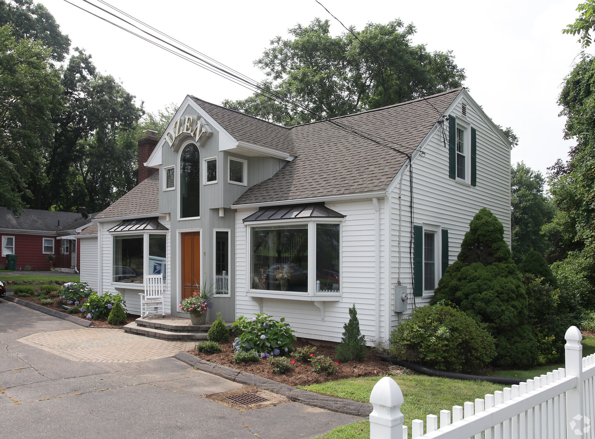 41 Oakland Rd, South Windsor, CT for sale Primary Photo- Image 1 of 3