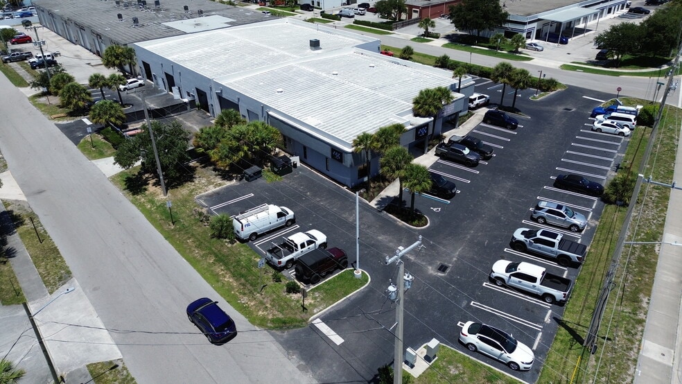 1300 Old Dixie Hwy, Lake Park, FL à louer - Photo du bâtiment - Image 3 de 7