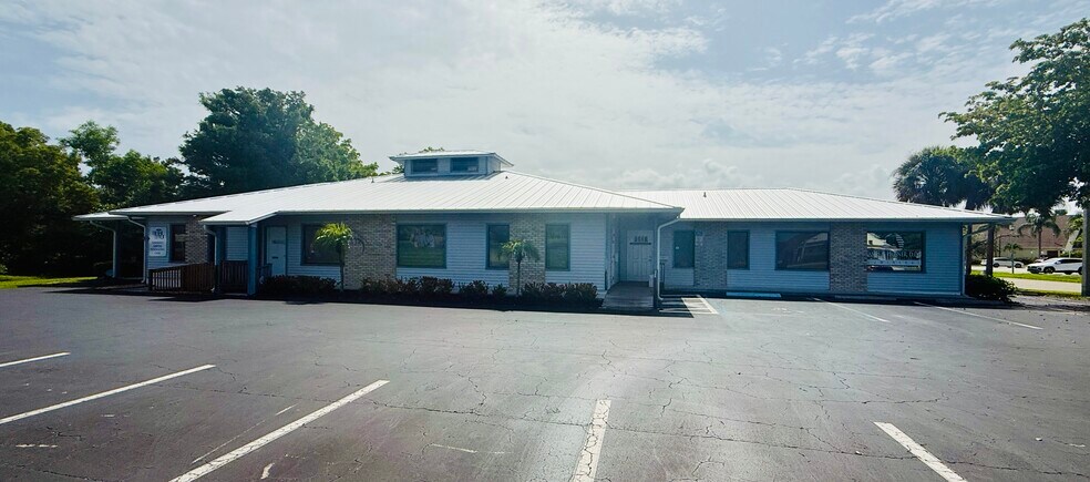 35 Barkley Cir, Fort Myers, FL à vendre - Photo du bâtiment - Image 3 de 5