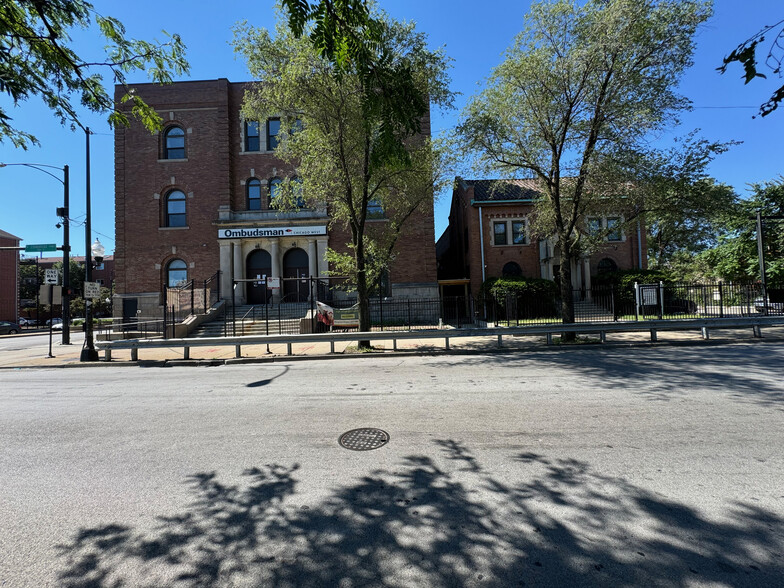 2401 W Congress Pky, Chicago, IL à vendre - Photo principale - Image 1 de 1