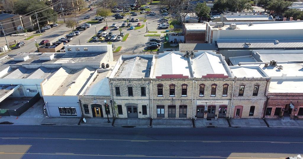 709 Chestnut St, Bastrop, TX à louer Photo du b timent- Image 1 de 12