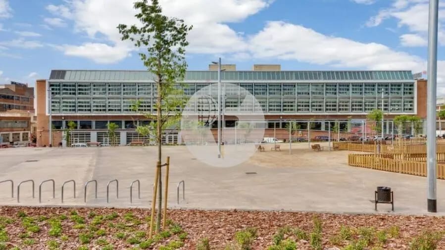 Office in Esplugues de Llobregat, Barcelona for lease Building Photo- Image 1 of 23