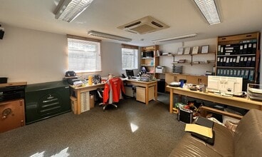 3 Poplar Walk, Caterham for sale Interior Photo- Image 1 of 4