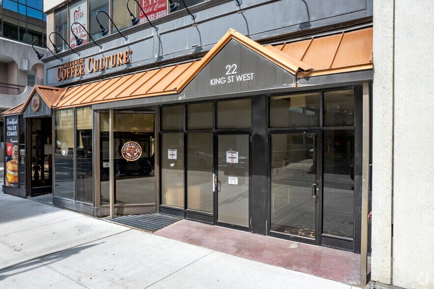 22 King St W, Oshawa, ON à vendre - Photo du bâtiment - Image 3 de 4