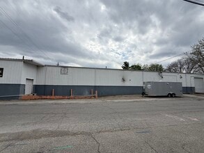 230 Bridge St, Mooresville, IN for lease Interior Photo- Image 2 of 17