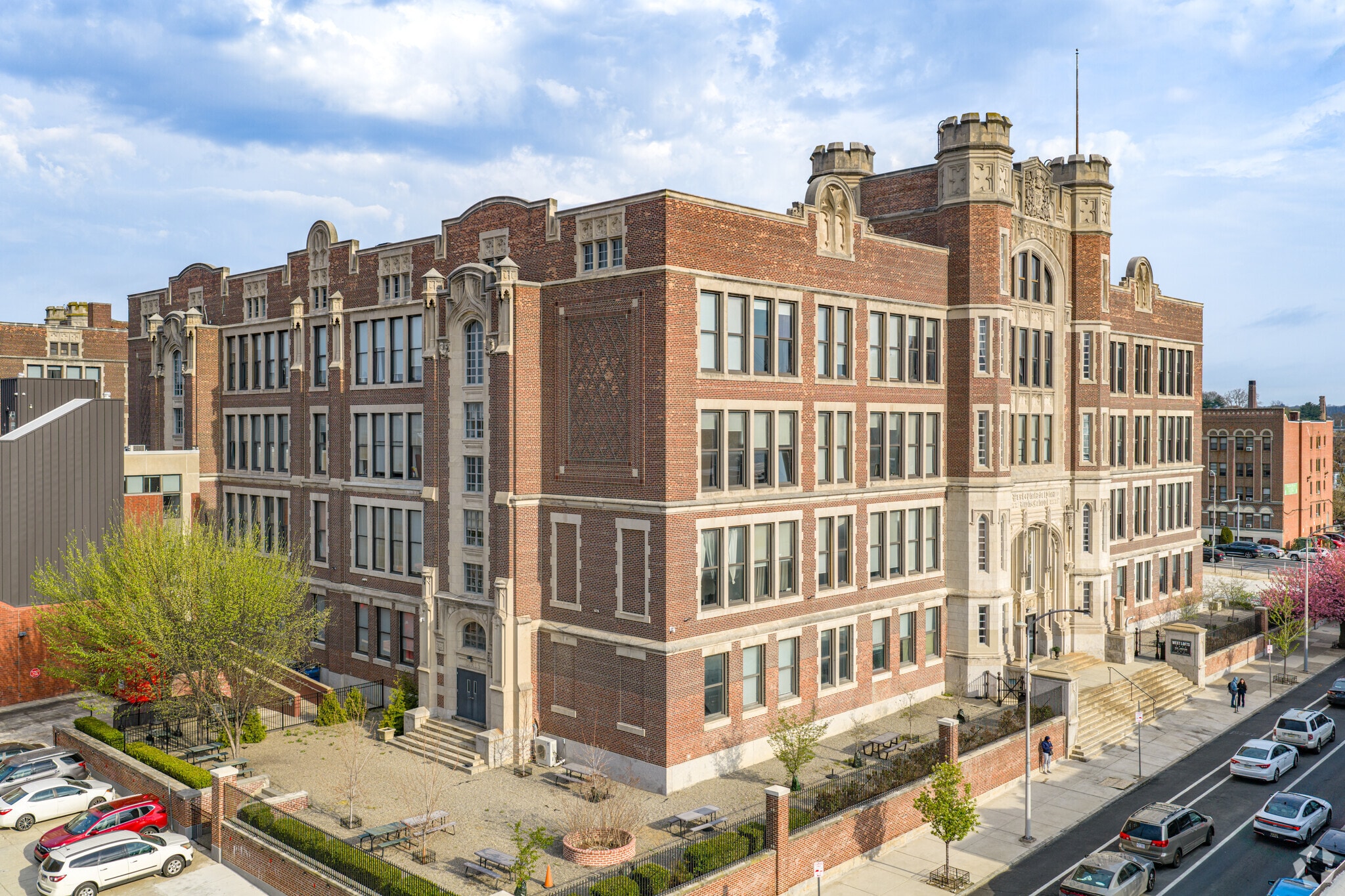 220 S 47th St, Philadelphia, PA for lease Primary Photo- Image 1 of 59