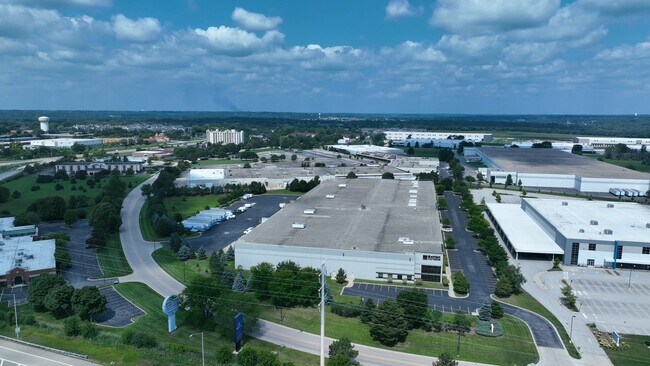 More details for 300 Airport Rd, Elgin, IL - Office, Industrial for Lease