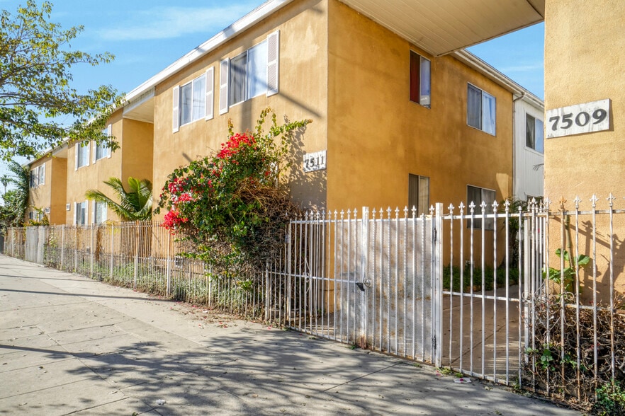 7509-7521 S Broadway, Los Angeles, CA à vendre - Photo du bâtiment - Image 2 de 16