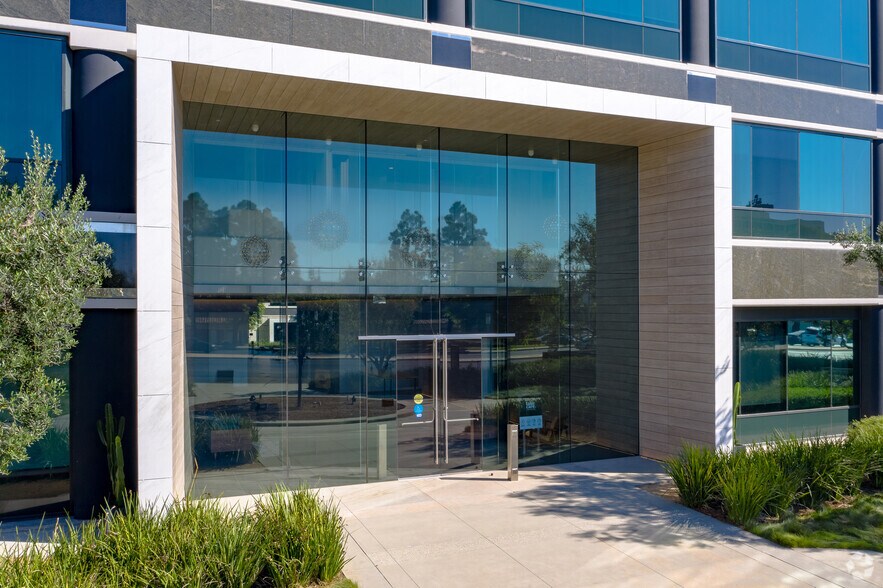 21250 hawthorne Blvd, Torrance, CA à louer - Photo principale - Image 1 de 5