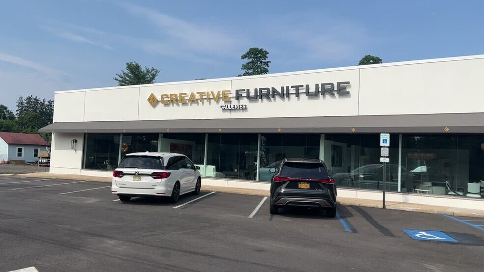 349 NJ-35, Red Bank, NJ à louer - Vidéo sur l’inscription commerciale - Image 3 de 4