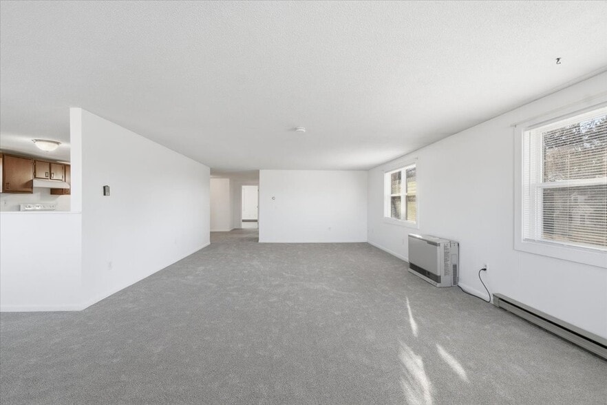 938-950 Shelburne Rd, South Burlington portefeuille de 2 propriétés à vendre sur LoopNet.ca - Photo du bâtiment - Image 2 de 28