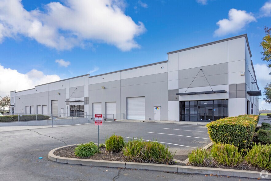3840 Metro Dr, Stockton, CA à louer - Photo du bâtiment - Image 3 de 8