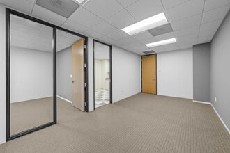 4270 Executive Sq, La Jolla, CA for lease Interior Photo- Image 2 of 5