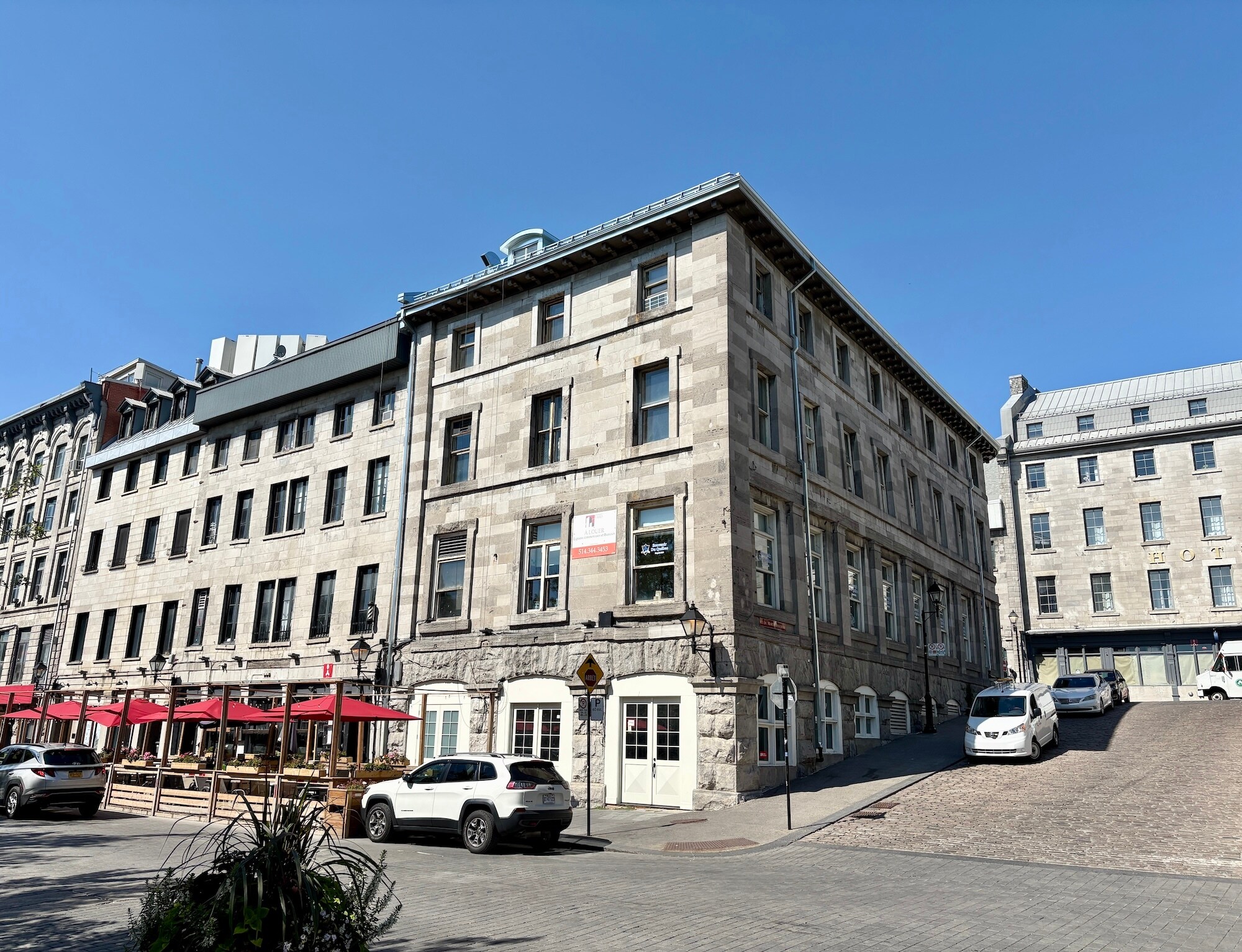 266-272 Rue Saint-Paul E, Montréal, QC à louer Photo du bâtiment- Image 1 de 7