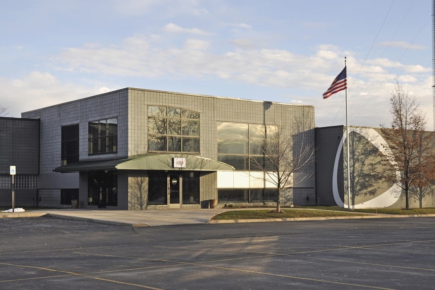 13250-13320 Northend Ave, Oak Park, MI for lease - Building Photo - Image 2 of 6