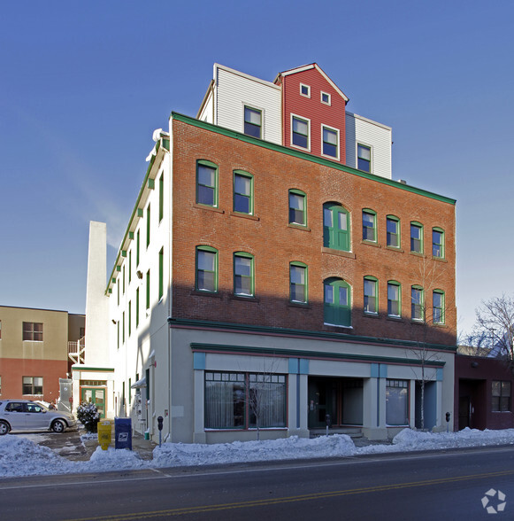 365 Eddy St, Providence, RI à vendre - Photo du bâtiment - Image 1 de 1