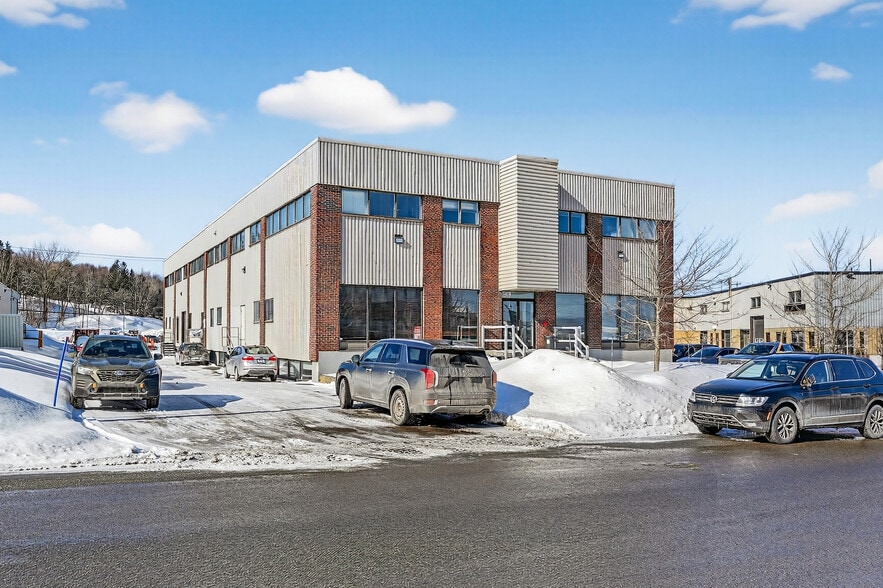 650 Rue Graham-Bell, Québec, QC à vendre - Photo du bâtiment - Image 3 de 10