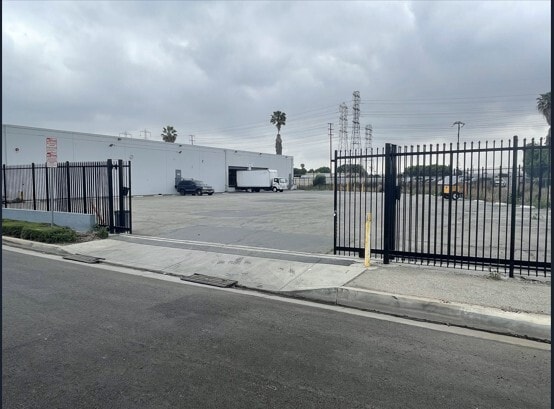 2253-2257 Saybrook Ave, Commerce, CA for lease - Building Photo - Image 3 of 3