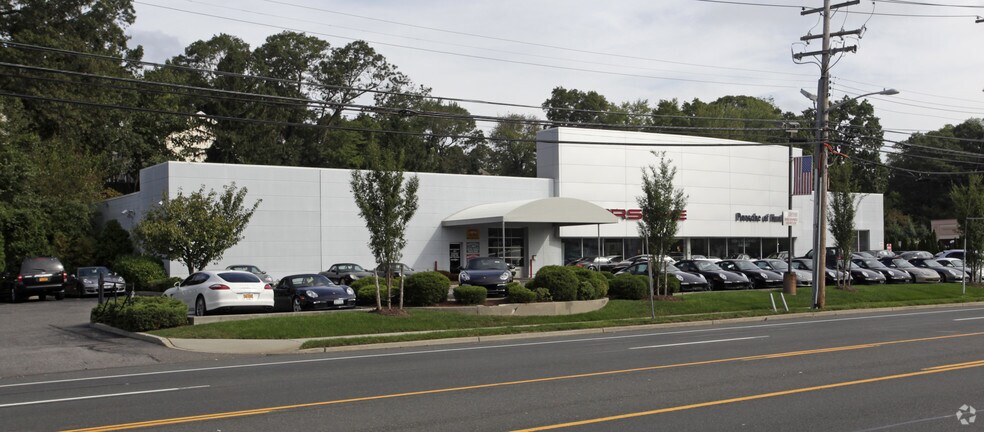 855 E Jericho Tpke, Huntington Station, NY à louer - Photo du bâtiment - Image 2 de 2