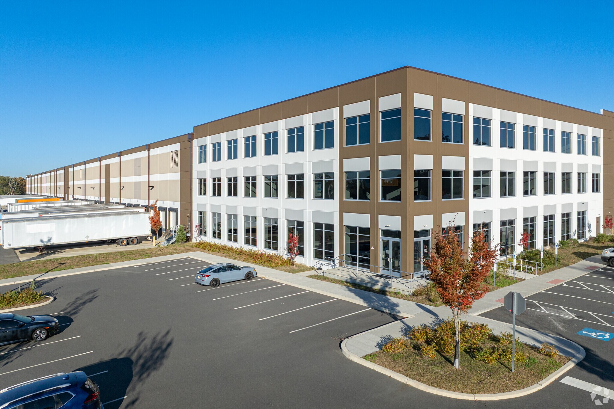 200 S Pemberton Rd, Pemberton, NJ à louer Photo principale- Image 1 de 35