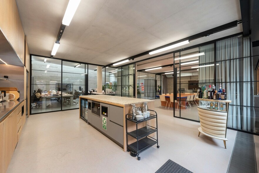 87 Weston St, Londres à louer - Photo du bâtiment - Image 3 de 21