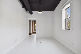 244 Water St, Excelsior, MN for lease Interior Photo- Image 2 of 7