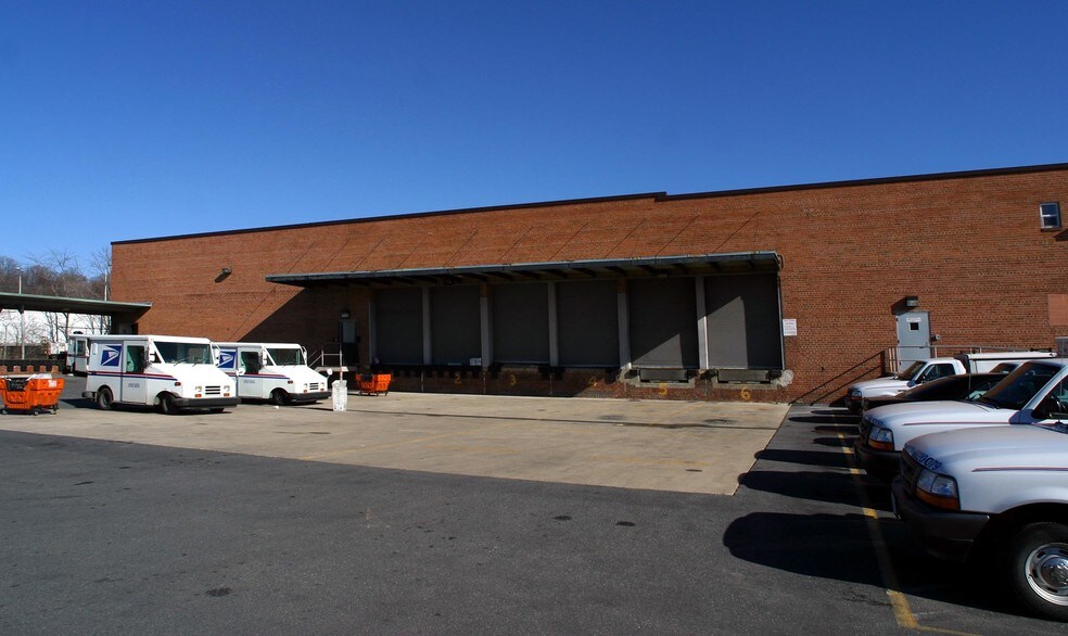 3515-3521 V St NE, Washington, DC à louer - Photo du bâtiment - Image 2 de 17