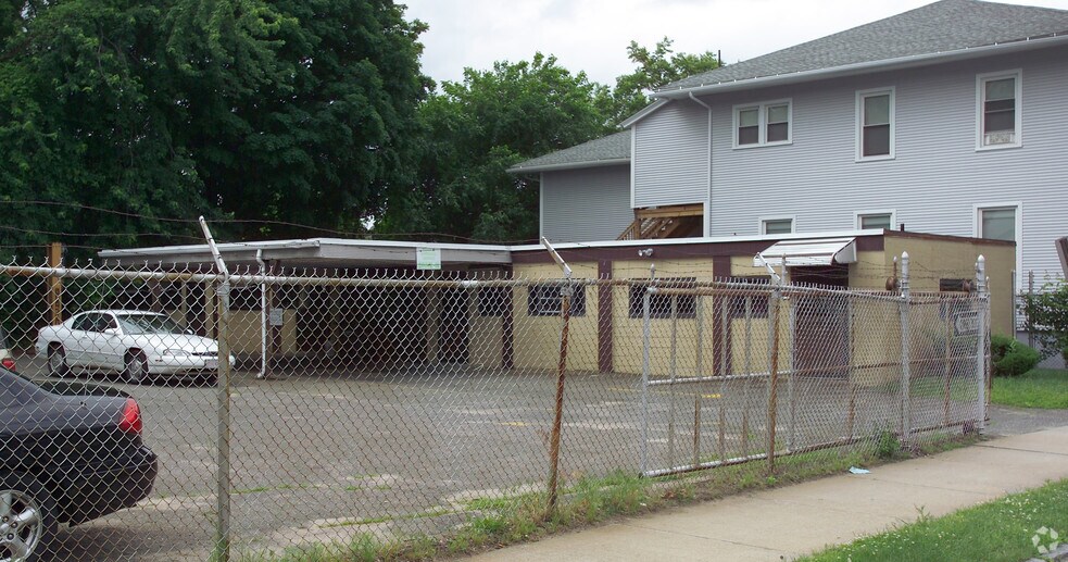 43 Winthrop St, Springfield, MA à louer - Photo du bâtiment - Image 2 de 2