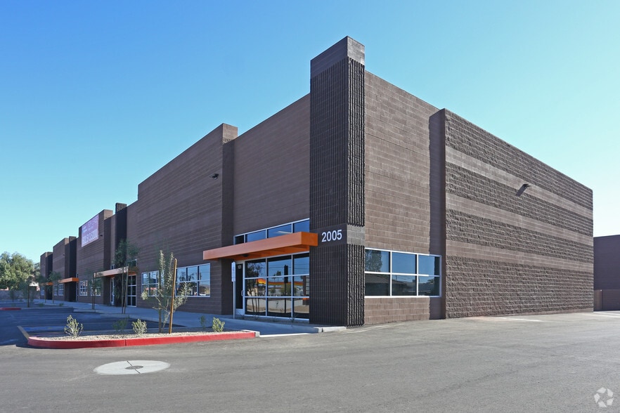 2025 W Deer Valley Rd, Phoenix, AZ for lease - Primary Photo - Image 2 of 4