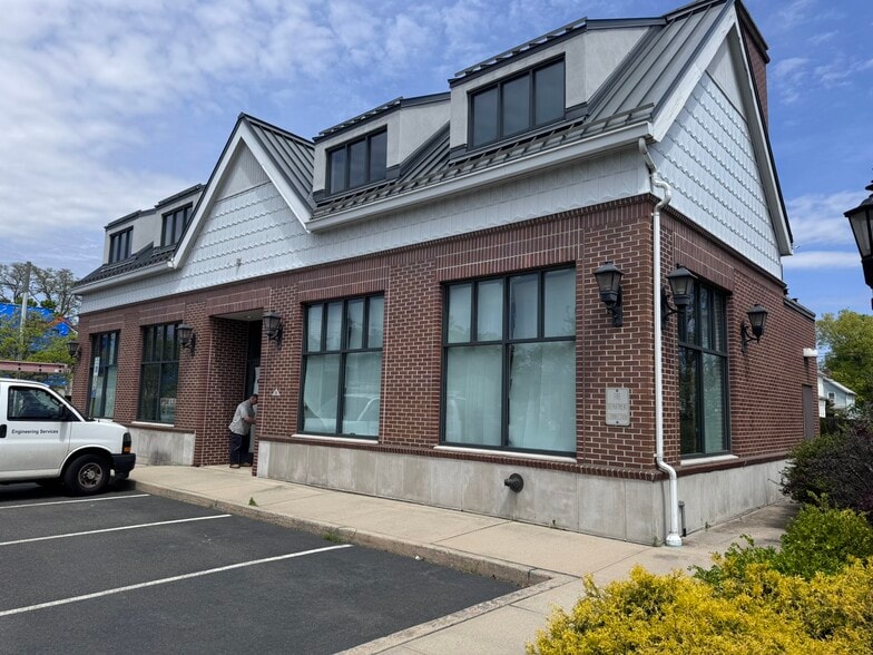 553 Broadway, Westwood, NJ à louer - Photo du bâtiment - Image 2 de 16