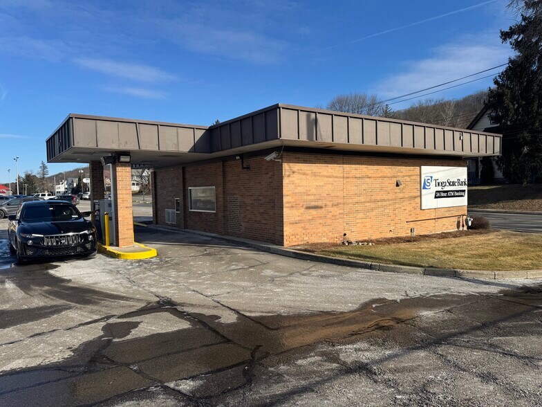 197 Conklin Ave PACKAGE portefeuille de 3 propriétés à vendre sur LoopNet.ca - Photo du bâtiment - Image 3 de 53