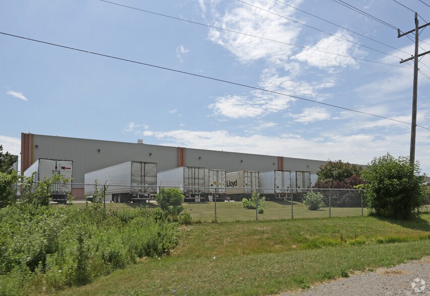 400 Green Rd, Hamilton, ON à vendre - Photo principale - Image 1 de 1